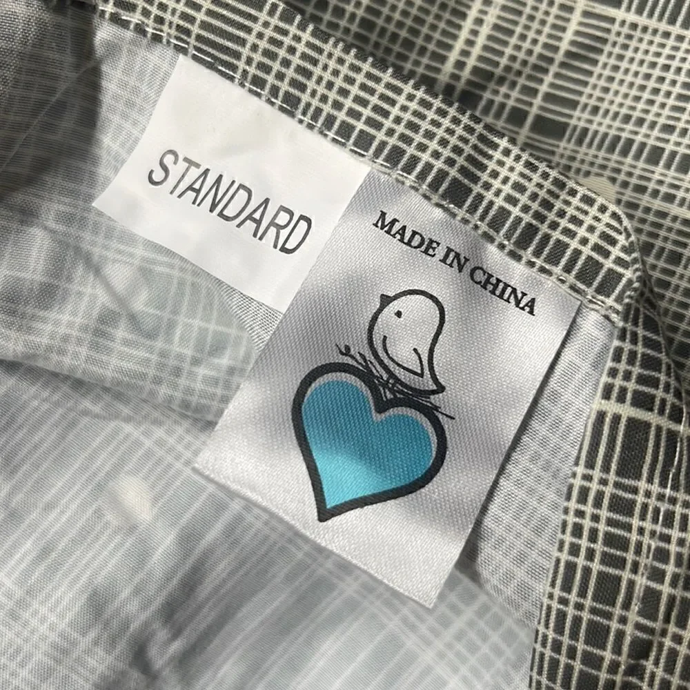 Ienjoyhome Queen duvet cover.  NWOT.  Includes two standard pillowcase shams.